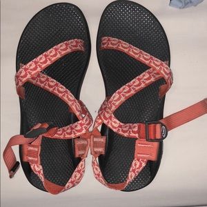 Really cute orange chacos!